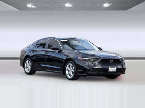 Crystal Black Pearl 2023 Honda Accord LX 1.5T