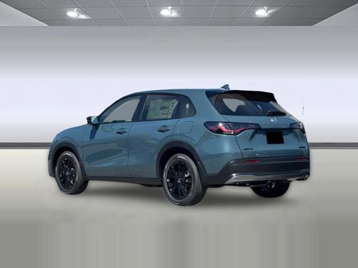 Nordic Forest Pearl 2027 Honda HR-V Sport