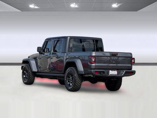 Granite Crystal Metallic Clearcoat 2025 Jeep Gladiator Willys