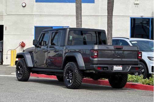 Granite Crystal Metallic Clearcoat 2025 Jeep Gladiator Willys