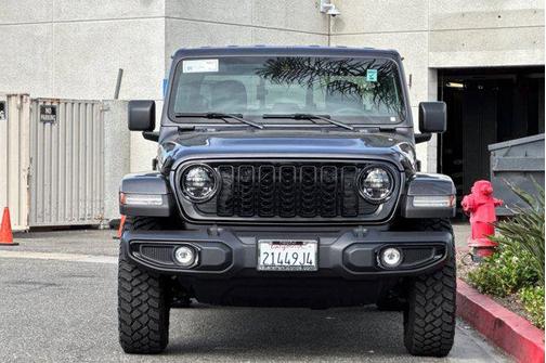 Granite Crystal Metallic Clearcoat 2025 Jeep Gladiator Willys
