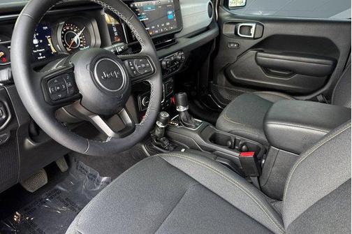 Granite Crystal Metallic Clearcoat 2025 Jeep Gladiator Willys