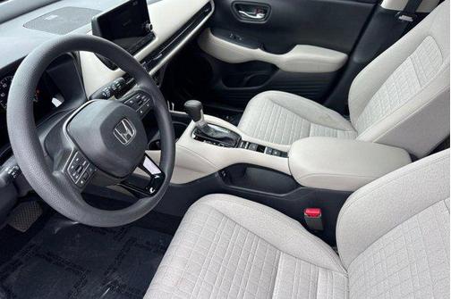 Platinum White Pearl 2025 Honda HR-V LX