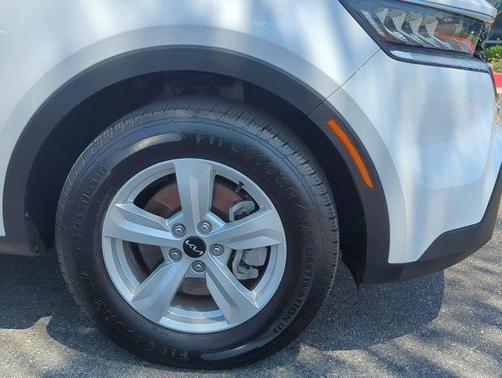 2023 Kia Sorento LX
