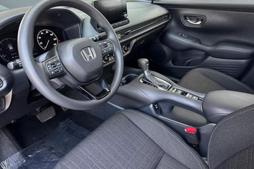 Crystal Black Pearl 2025 Honda HR-V LX