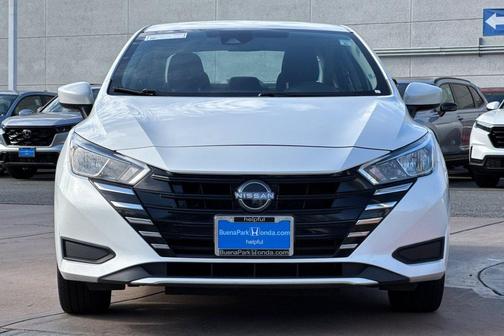 Aspen White Tricoat 2024 Nissan Versa 1.6 SV