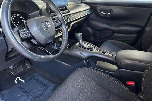 Crystal Black Pearl 2024 Honda HR-V 2WD Sport
