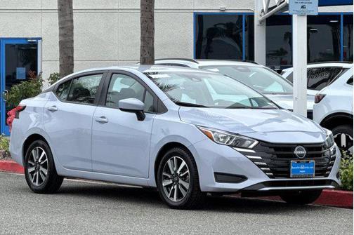 Gray Sky Pearl 2024 Nissan Versa 1.6 SV