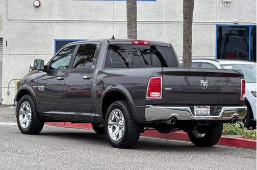Granite Crystal Metallic Clearcoat 2017 RAM 1500 Laramie