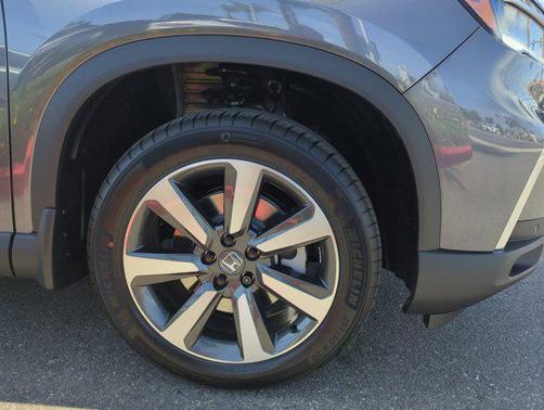 2025 Honda Pilot Touring 8-Passenger
