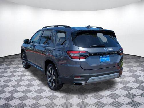 2025 Honda Pilot Touring 8-Passenger