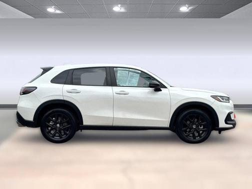 Platinum White Pearl 2024 Honda HR-V 2WD Sport