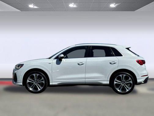 2020 Audi Q3 45 S line Prestige