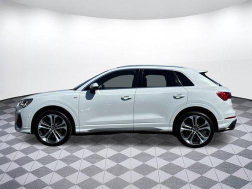 2020 Audi Q3 45 S line Prestige