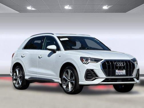 2020 Audi Q3 45 S line Prestige