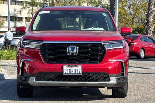 2025 Honda Pilot Touring 8-Passenger