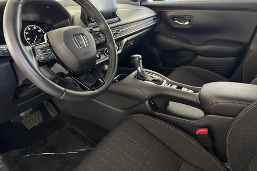 Platinum White Pearl 2024 Honda HR-V AWD Sport