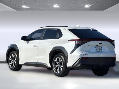 2024 Toyota bZ4X XLE