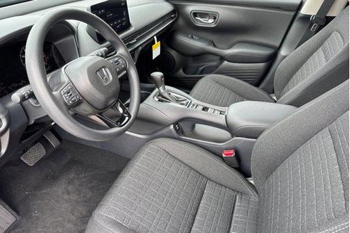Platinum White Pearl 2027 Honda HR-V LX