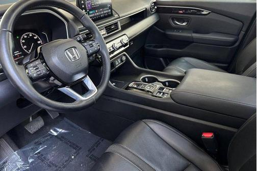 Platinum White Pearl 2023 Honda Pilot Touring 8-Passenger
