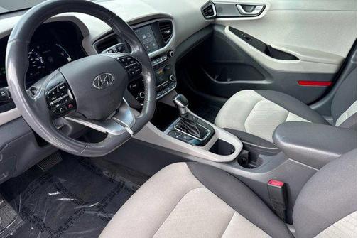 2019 Hyundai IONIQ Plug-In Hybrid Base