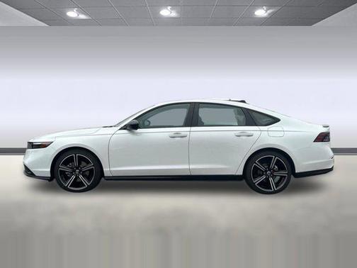 Platinum White Pearl 2026 Honda Accord Hybrid Sport