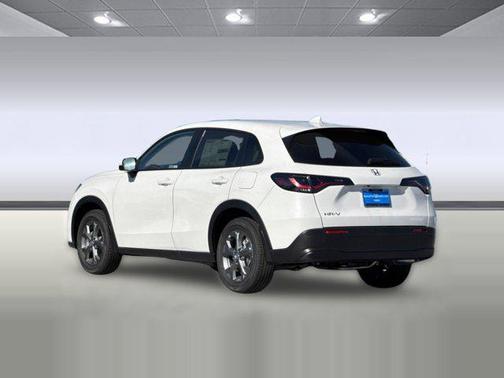 Frostline White Pearl 2026 Honda HR-V LX