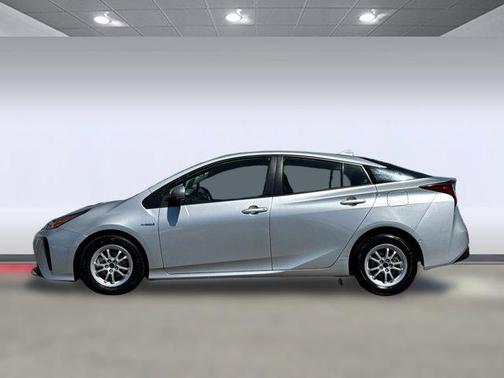 2022 Toyota Prius LE