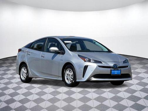 2022 Toyota Prius LE