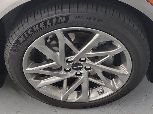 2024 Genesis GV60 Advanced AWD