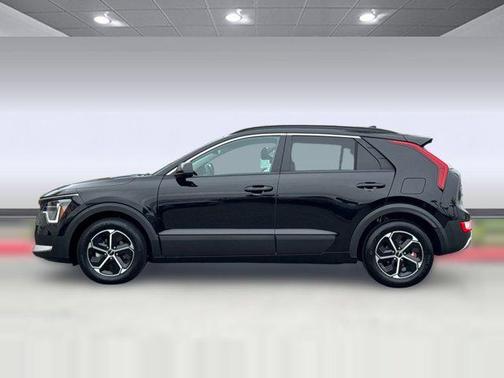 Aurora Black 2024 Kia Niro LX