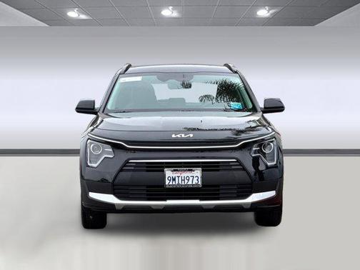 Aurora Black 2024 Kia Niro LX