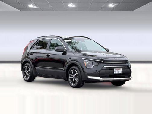 Aurora Black 2024 Kia Niro LX