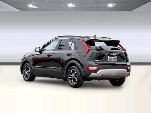 Aurora Black 2024 Kia Niro LX