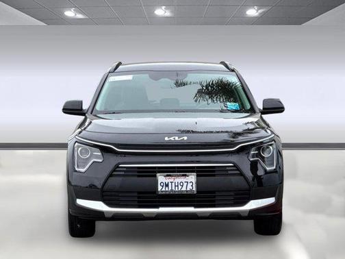Aurora Black 2024 Kia Niro LX