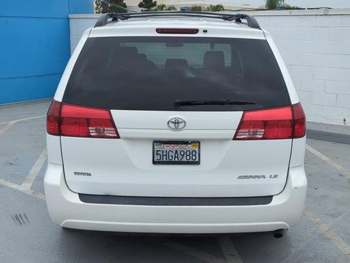 2004 Toyota Sienna LE