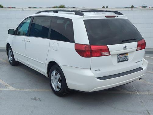 2004 Toyota Sienna LE