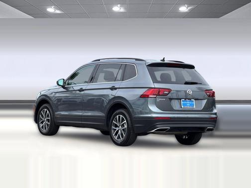 Platinum Gray Metallic 2019 Volkswagen Tiguan 2.0T SE