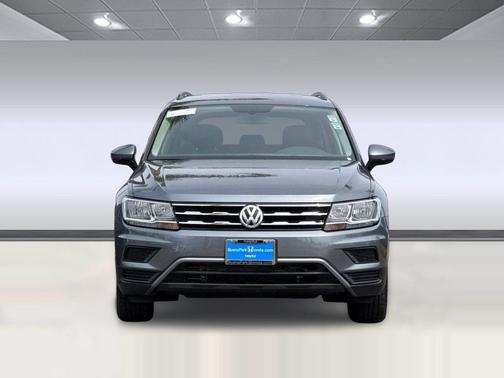 Platinum Gray Metallic 2019 Volkswagen Tiguan 2.0T SE