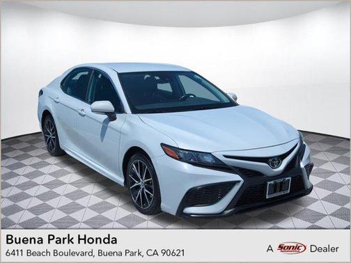 2022 Toyota Camry SE