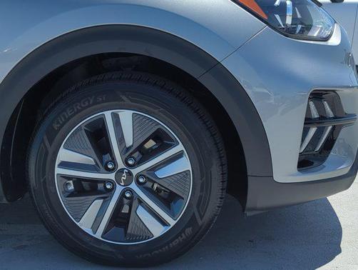 2022 Kia Niro LXS