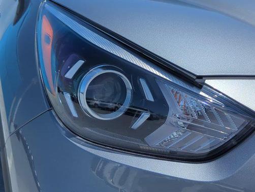 2022 Kia Niro LXS