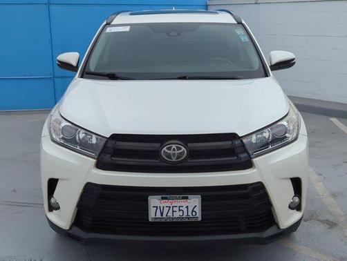 2017 Toyota Highlander SE