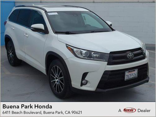 2017 Toyota Highlander SE