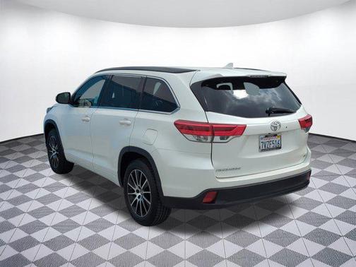 2017 Toyota Highlander SE