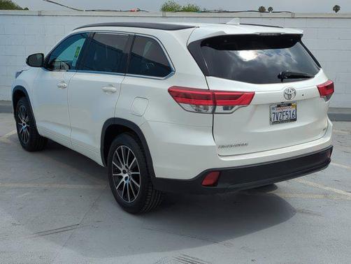 2017 Toyota Highlander SE