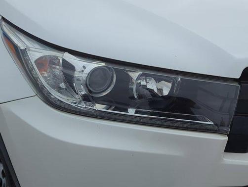 2017 Toyota Highlander SE