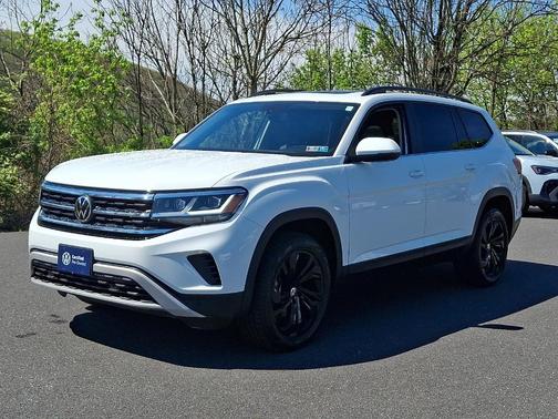 Pure White 2023 Volkswagen Atlas 2.0T SE