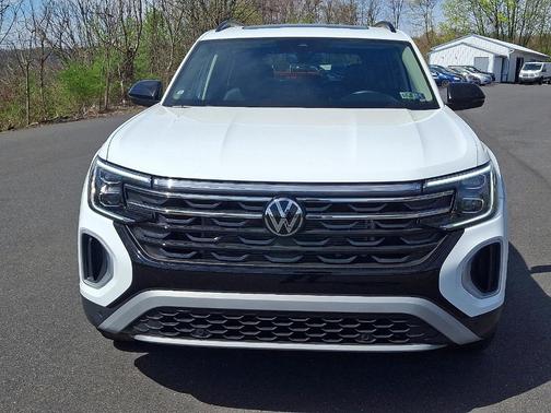 2024 Volkswagen Atlas 2.0T Peak Edition SE w/Technology