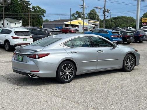 2022 Lexus ES 350 Base